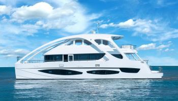 Katamarano motorinės jachtos